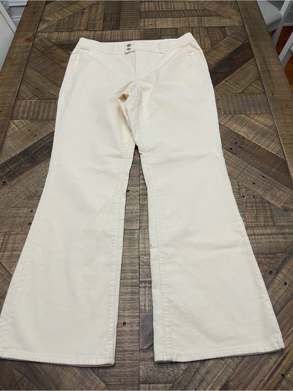 NWT American Eagle Curvy High-Rise Kick Boot Corduroy Pants - Cream Ivory